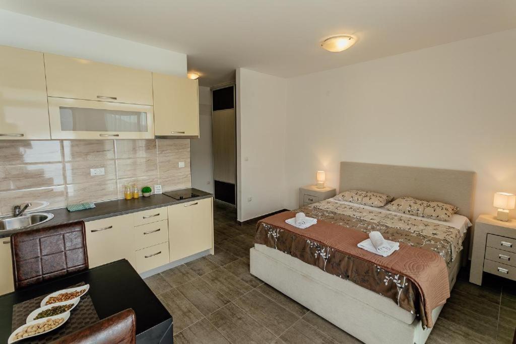 Apartments Joy تْشيرسيك نوفي المظهر الخارجي الصورة