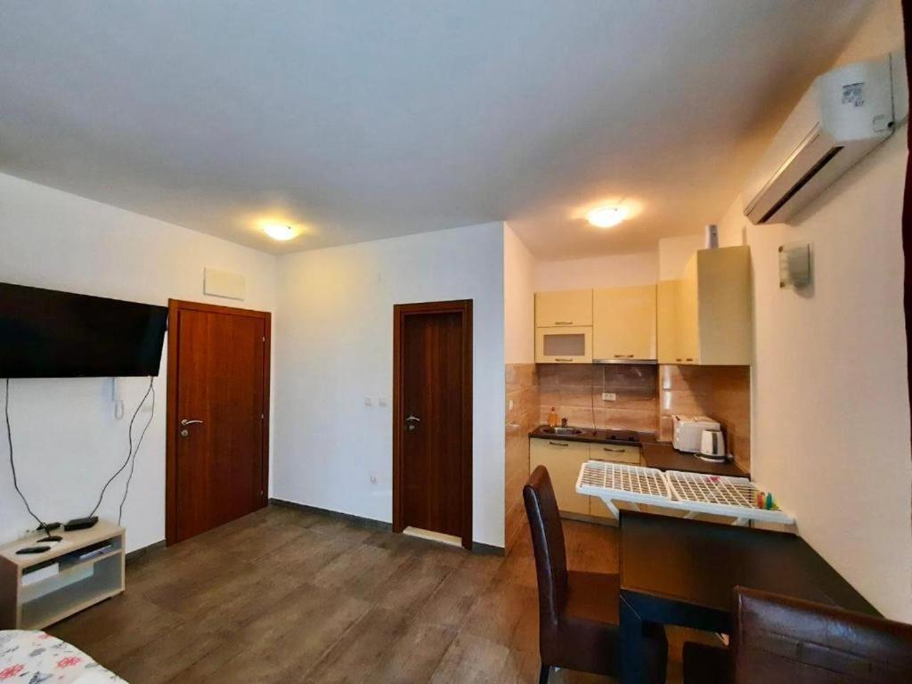 Apartments Joy تْشيرسيك نوفي المظهر الخارجي الصورة