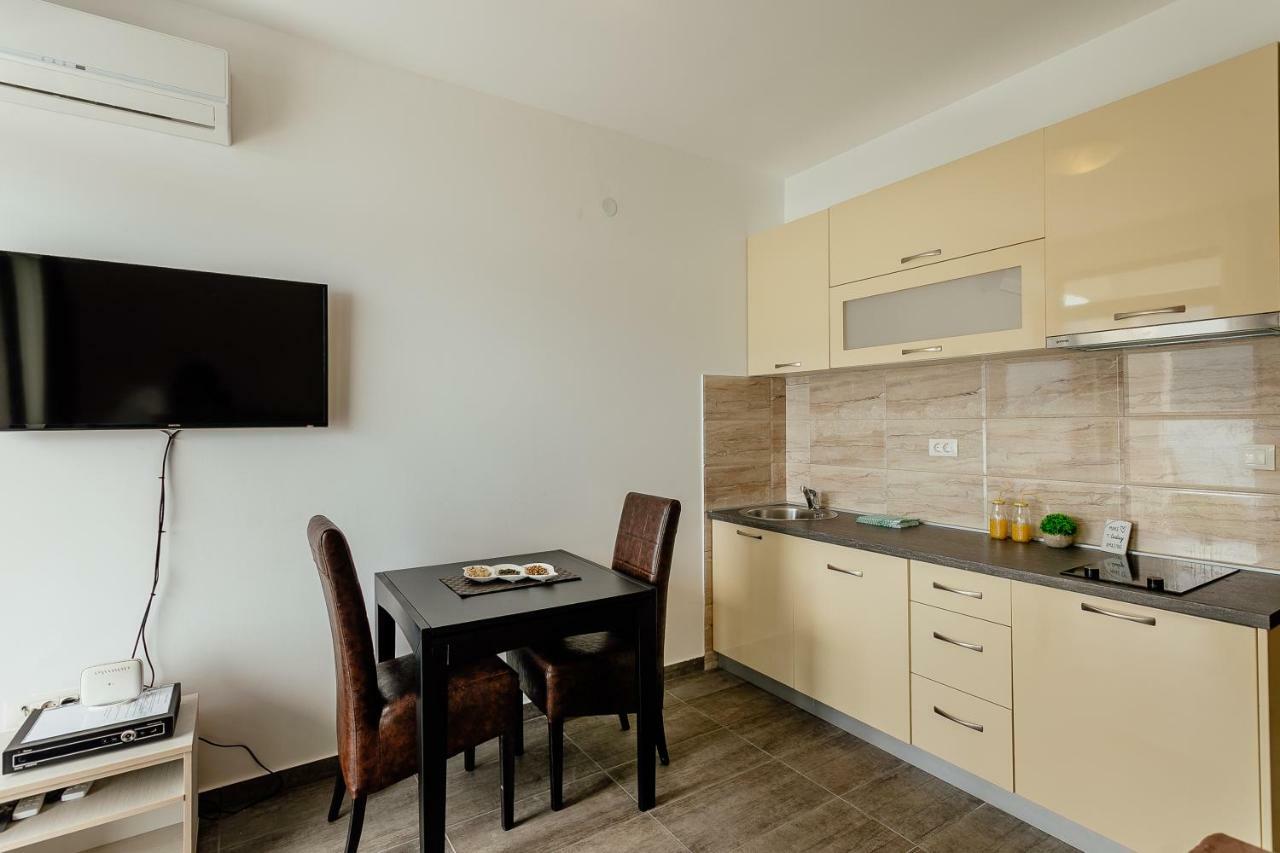 Apartments Joy تْشيرسيك نوفي المظهر الخارجي الصورة