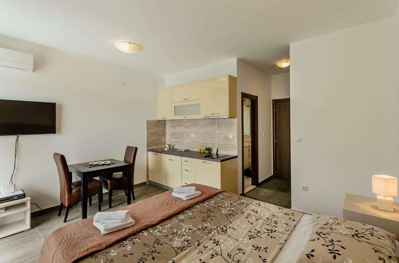 Apartments Joy تْشيرسيك نوفي المظهر الخارجي الصورة