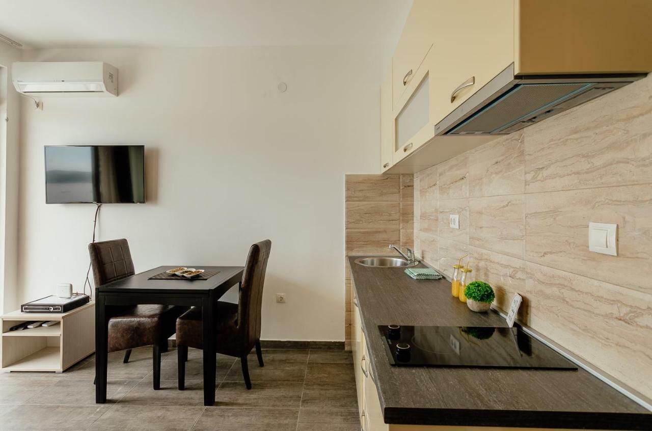 Apartments Joy تْشيرسيك نوفي المظهر الخارجي الصورة